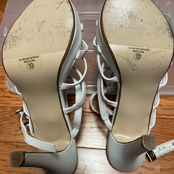 White strappy sandal heels - Picture 3 of 5
